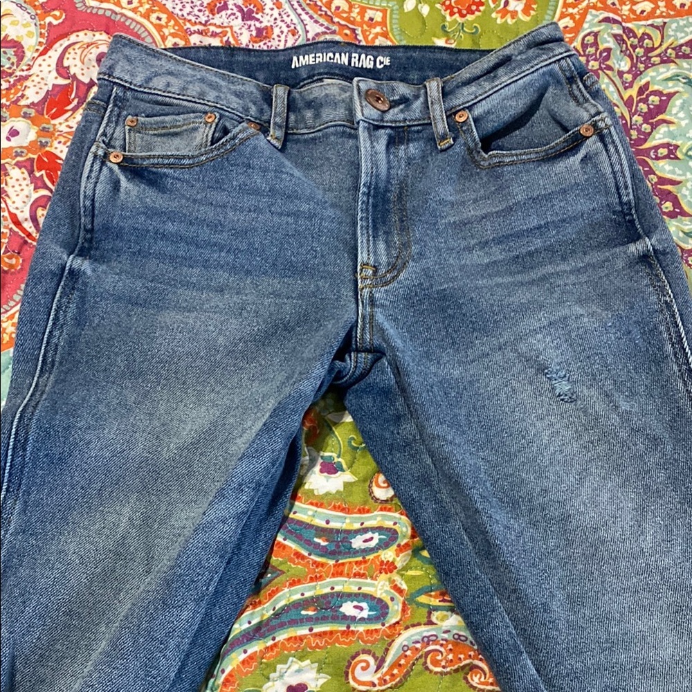 American Rag Blue Skinny Jeans with Distressed Look